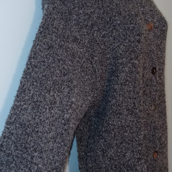 Jennifer Moore Button Down Sweater Size Large very warm - Picture 8 of 10